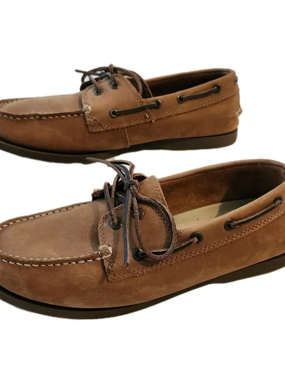 G.H. Bass & Co. eyelets footbed laces