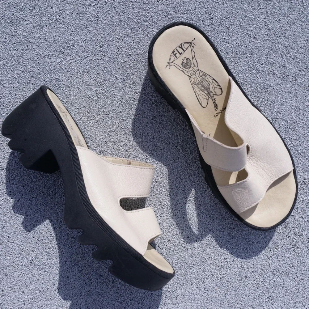 Modern‎ Fly London ivory leather platform tech sandals