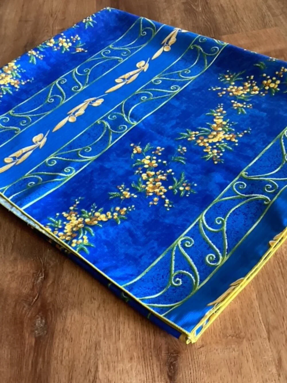 Blue & Yellow Tablecloth Rectangle 96'x60