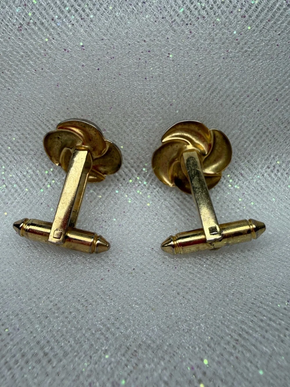N/A elegant gold