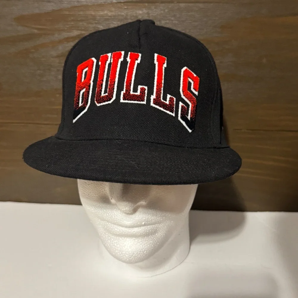 Ultra Game Chicago Bulls NBA Snapback Hat Embroidered Black Red OSFM Excellent