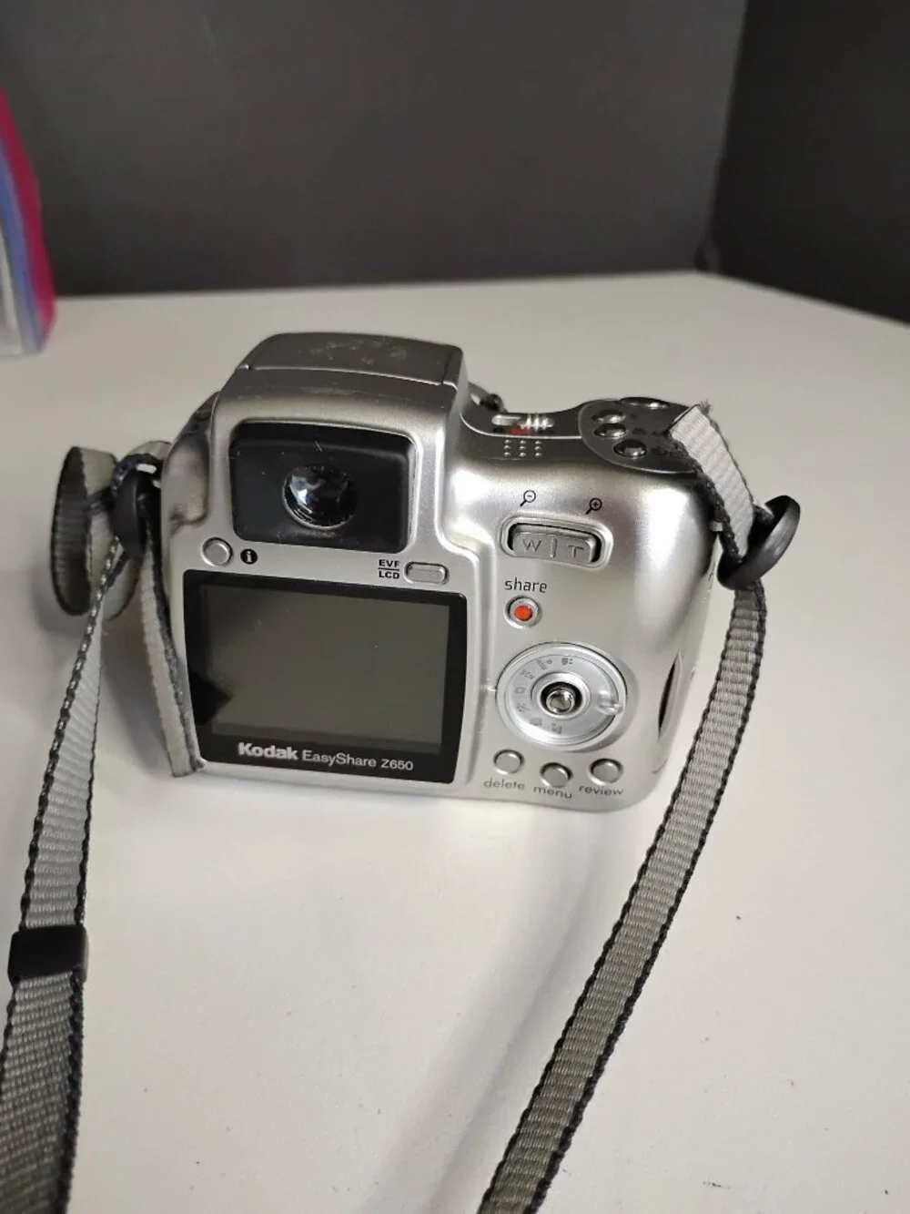 Kodak Easy Share Z710 7.1 MP Digital Camera 10X Zoom Silver & CD