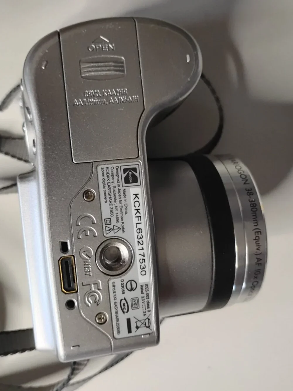 Kodak Easy Share Z710 7.1 MP Digital Camera 10X Zoom Silver & CD