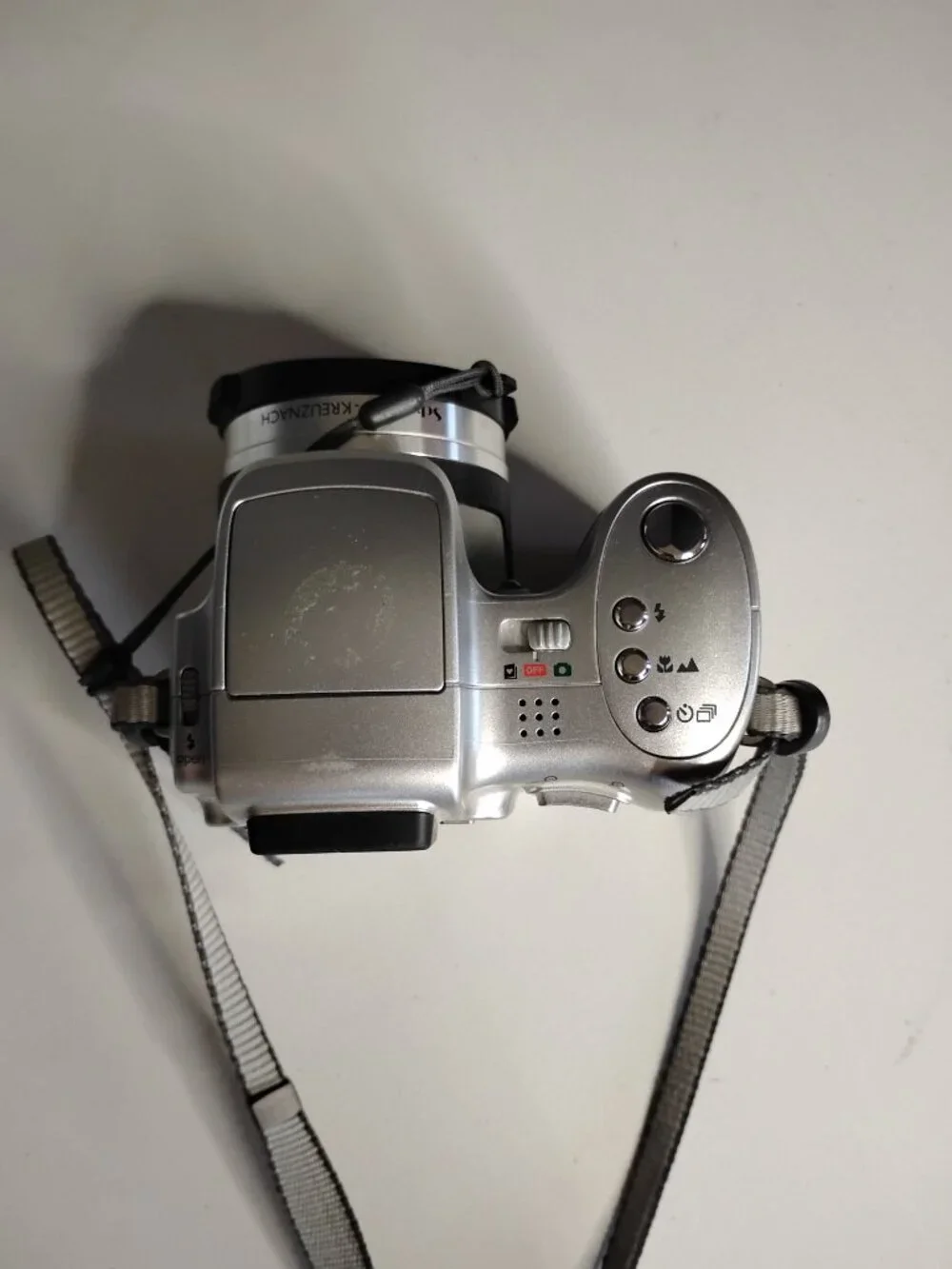 Kodak Easy Share Z710 7.1 MP Digital Camera 10X Zoom Silver & CD