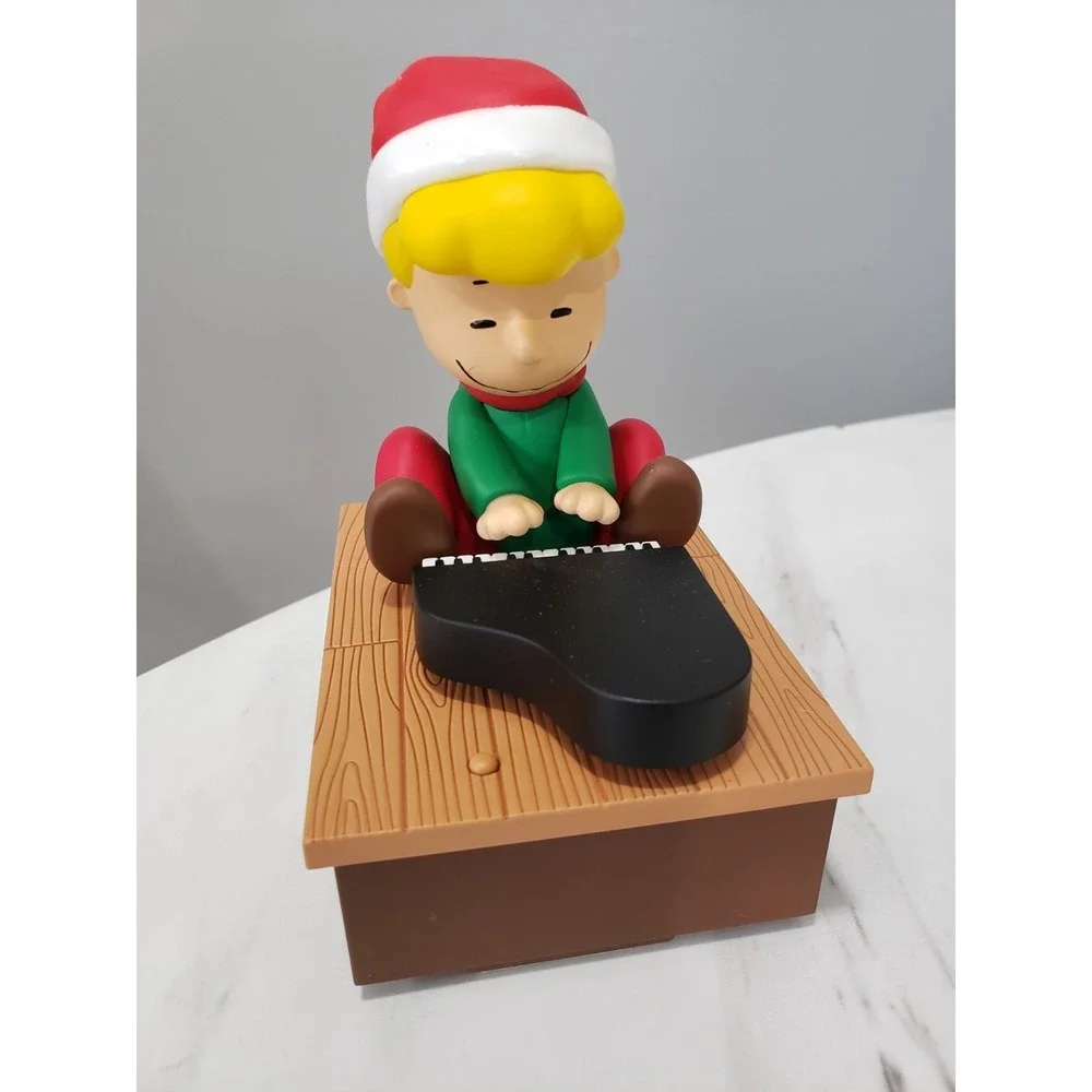 2011 Hallmark Peanuts Wireless Christmas Band Schroeder Piano Tested and Works