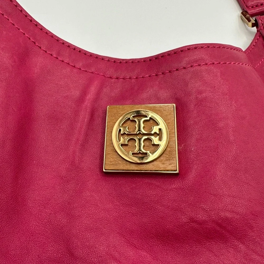 Tory Burch magent pink