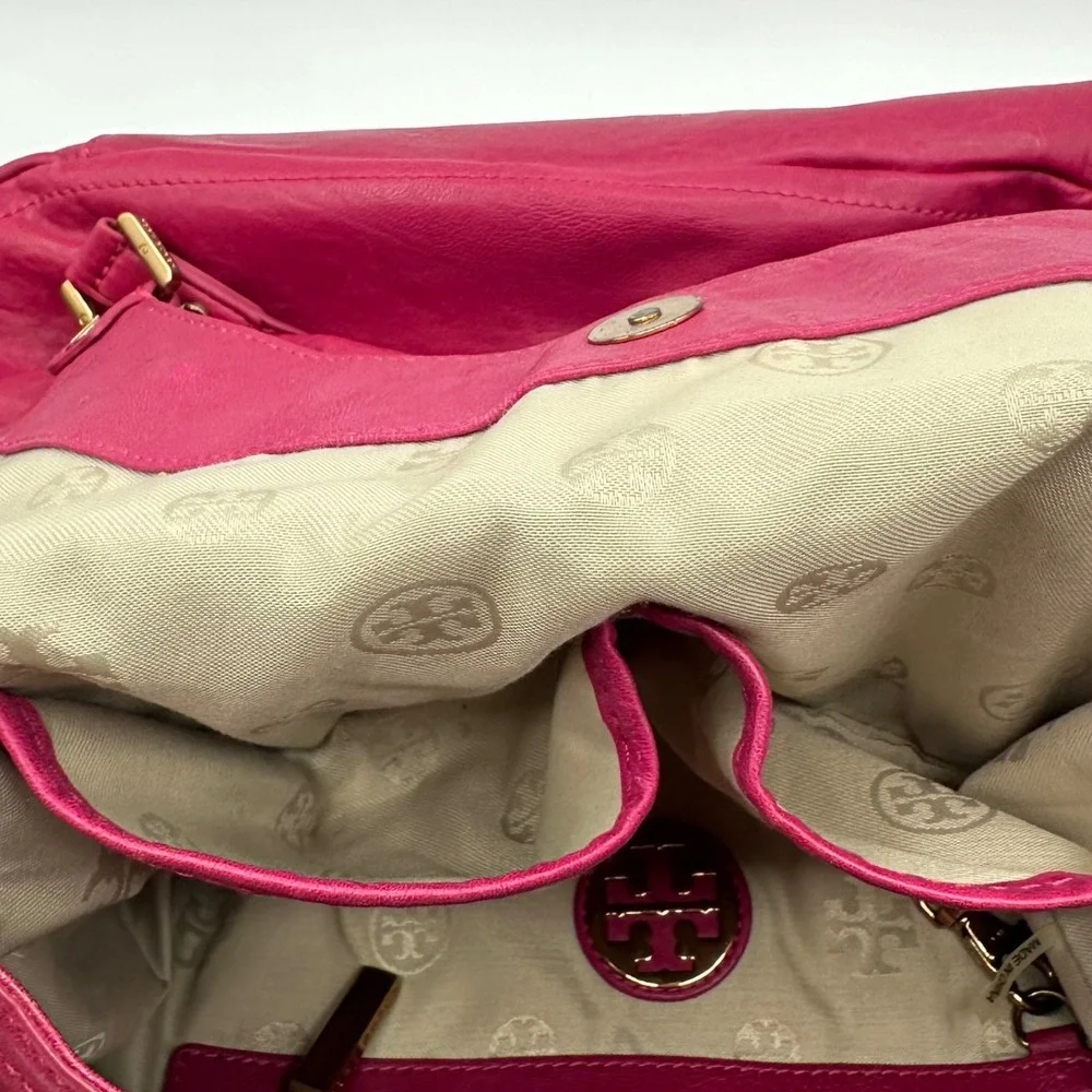 Tory Burch magent pink