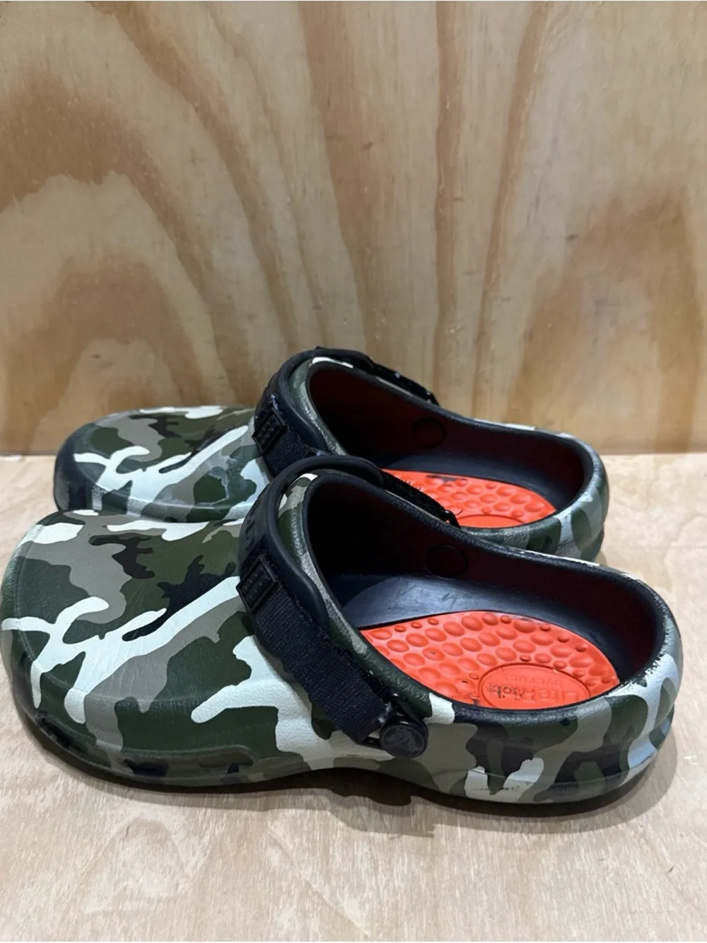 Crocs Slip Resistant Bistro Pro LiteRide Camouflage Camo Clogs M Size 6 , Wms 8