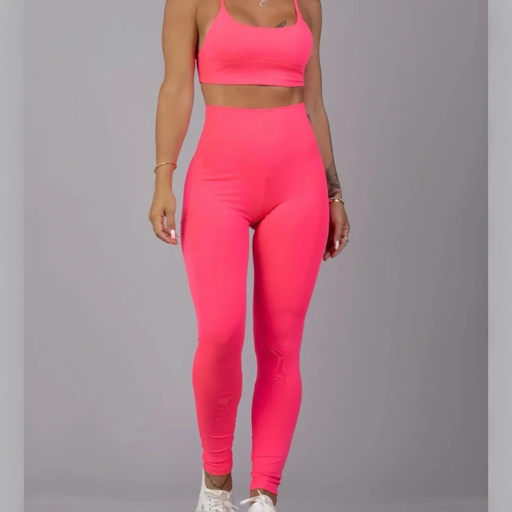 ByEgreis neon pink High-Waisted Leggings and sports bra matching set sz large.