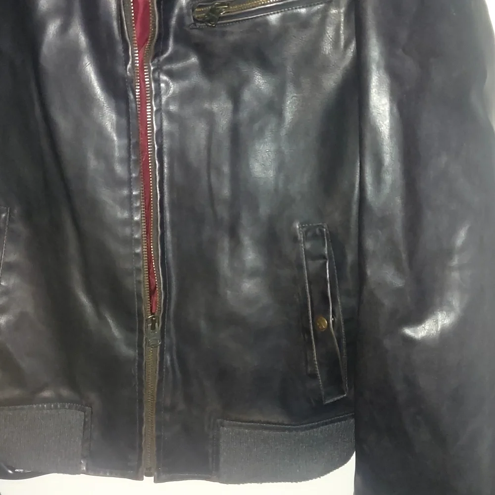 Levis zippered ch24 features