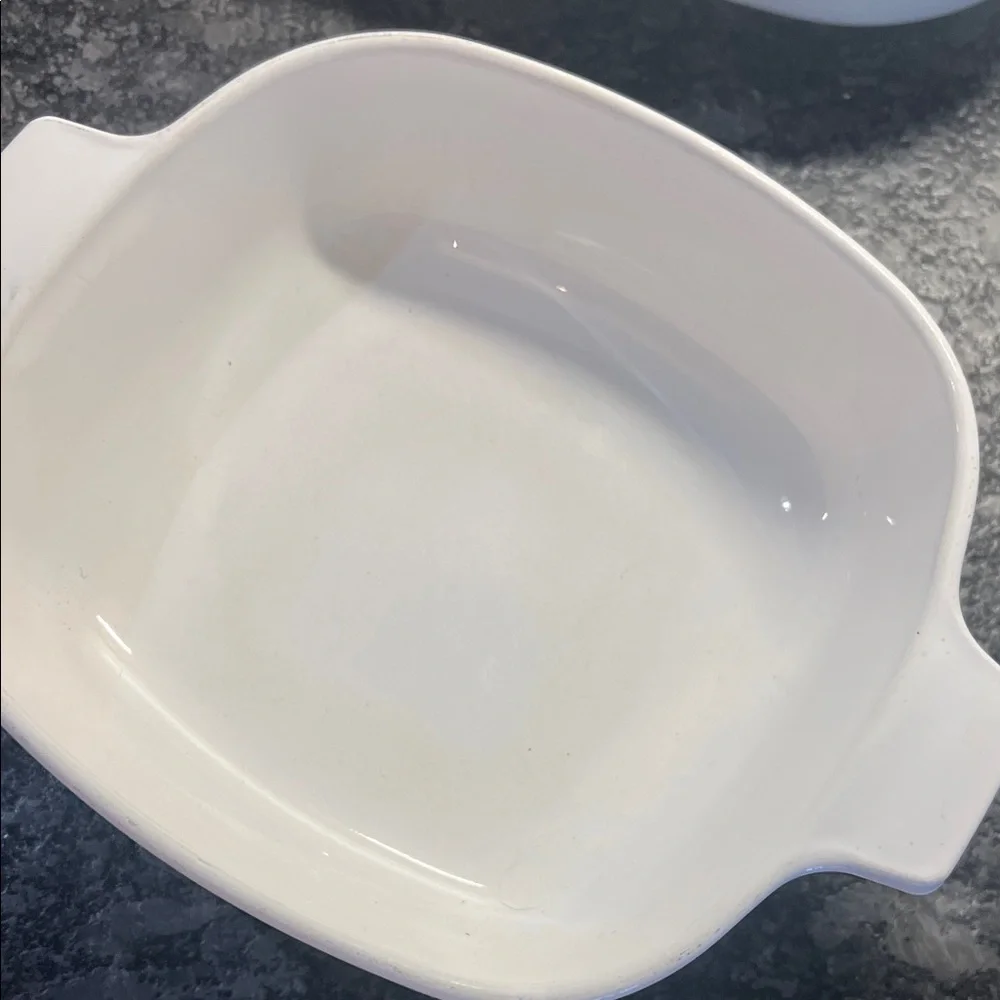 Set of 2 Corningware Cornflower blue casserole dishes.  Exc condition
