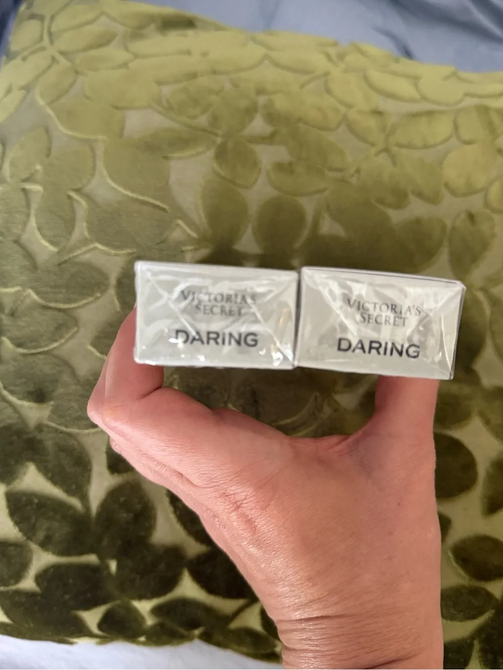 2/ NIB Victoria's Secret “Daring” Travel Parfume Spray 🌿