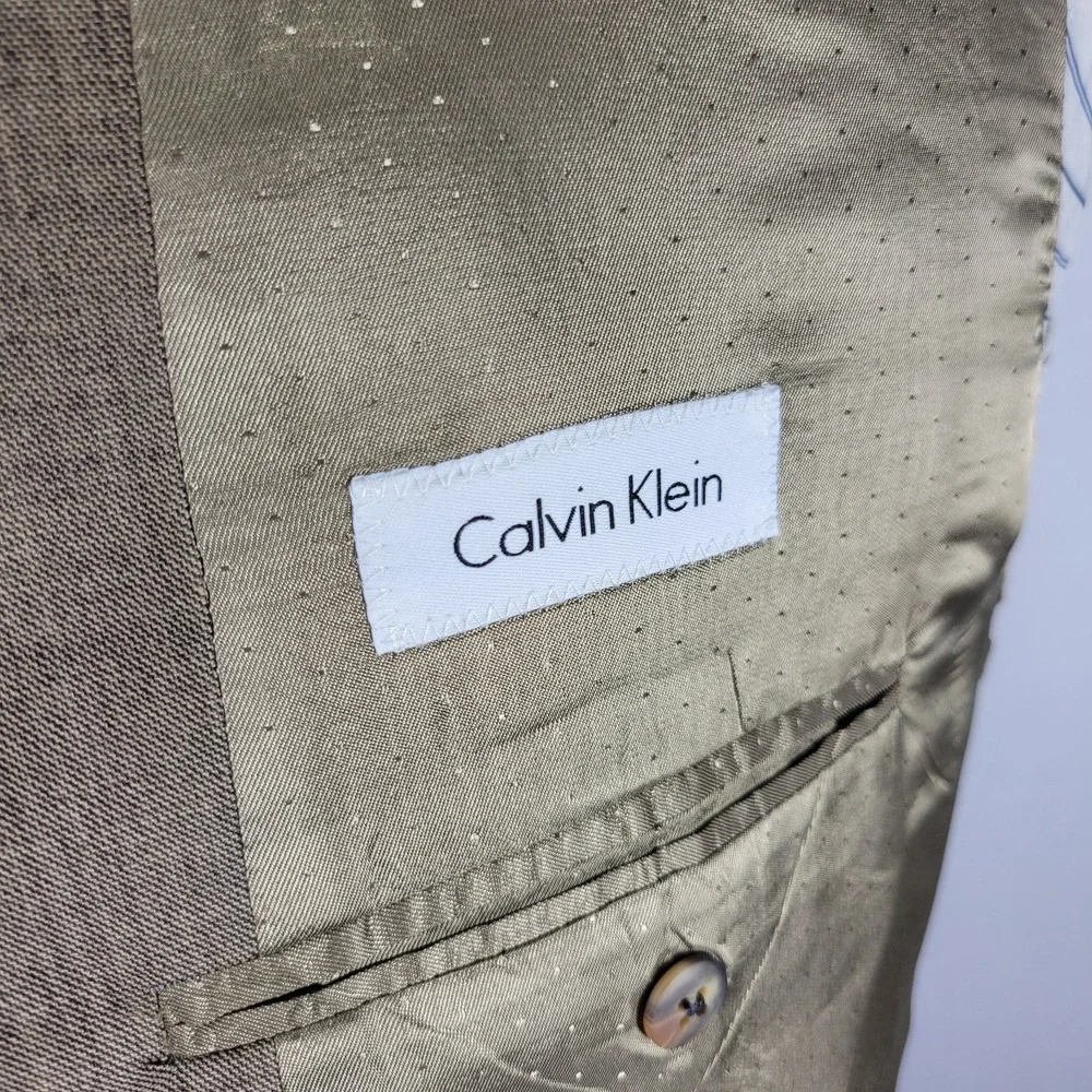 Calvin Klein Men's Sport Coat Blazer Three Button Brown Shark Skin Wool Size 42L