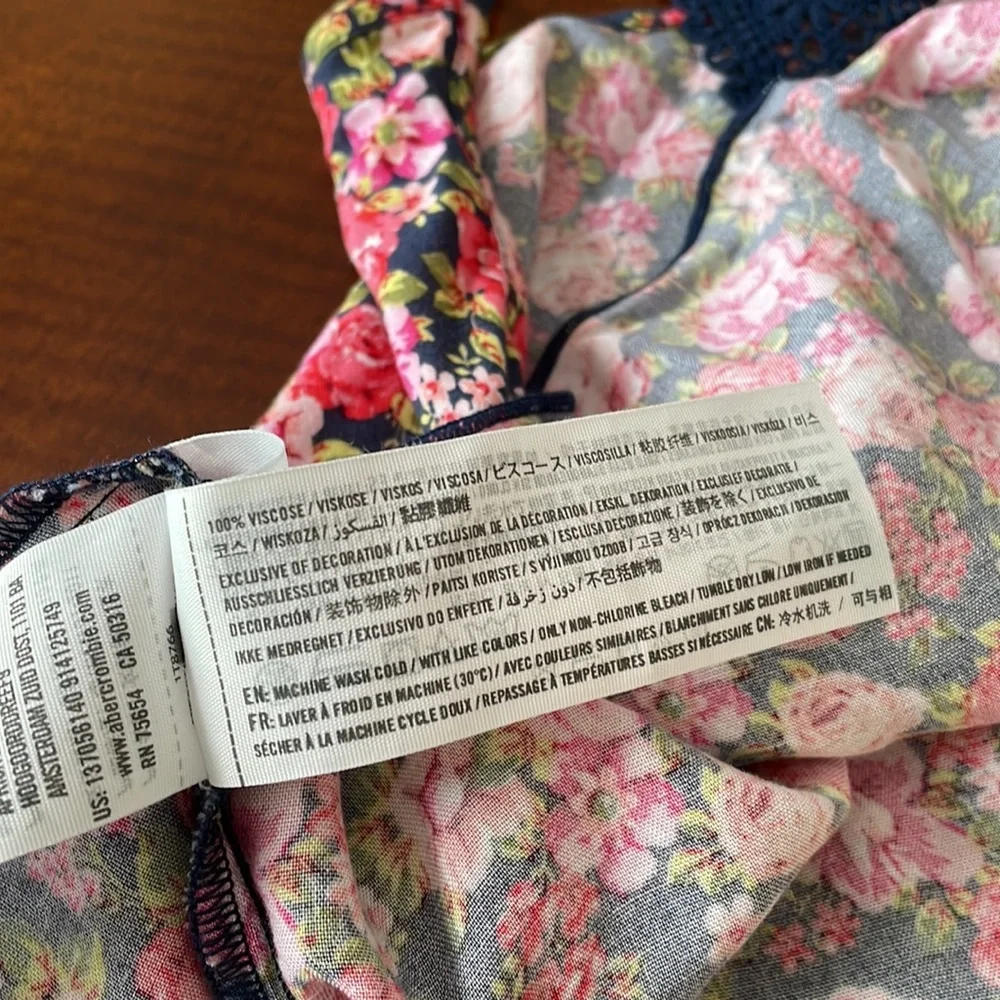 Abercrombie & Fitch size set are