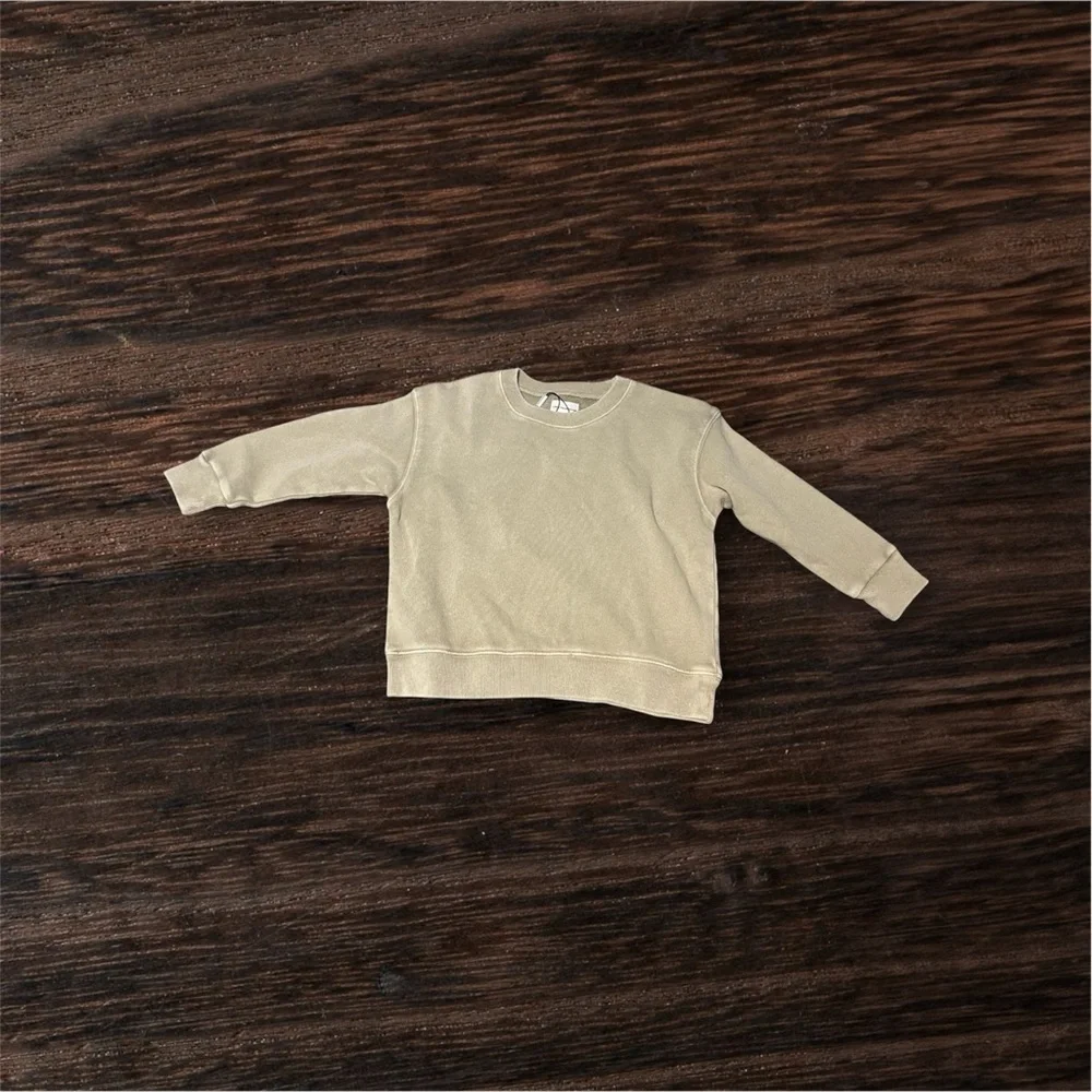 Little Texan Design NWT  Size 6  Long Sleeve Sweatshirt