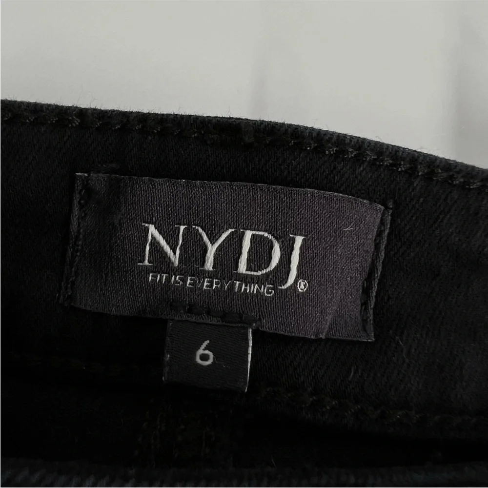 NYDJ Sheri Slim Jeans Womens Size 6 Black Stretch Denim Lift x Tuck Technology