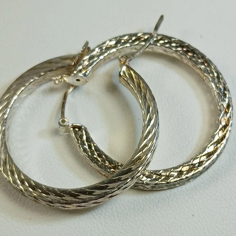 Vintage 1990s Sterling Silver Textured Diamond Cut Hoop Earrings Thailand 1.25