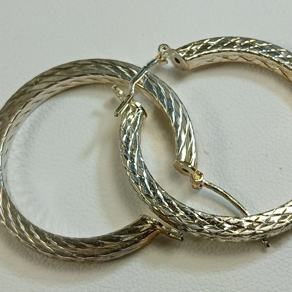 Vintage 1990s Sterling Silver Textured Diamond Cut Hoop Earrings Thailand 1.25