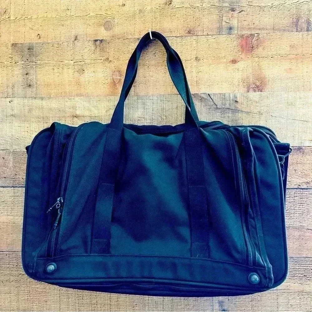 Tumi pre loved