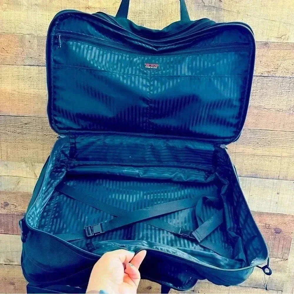 Tumi pre loved