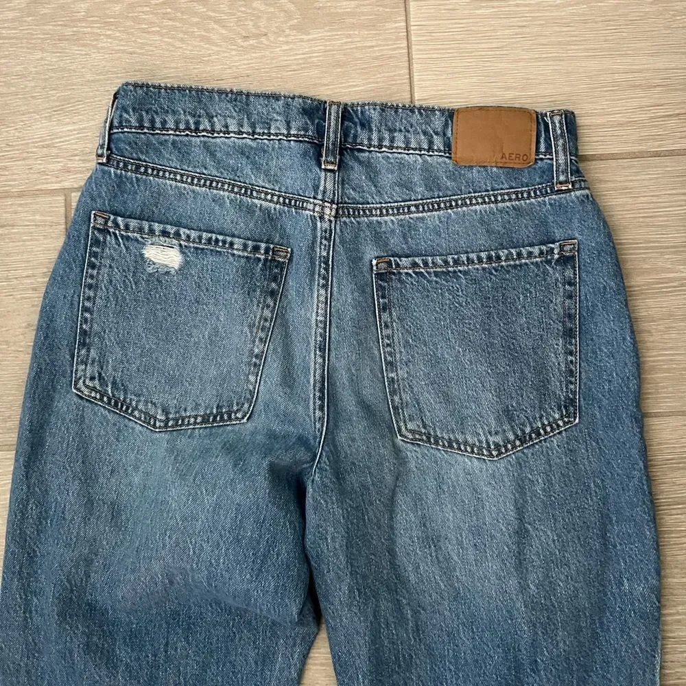 Aéropostale High-Rise Mom Jean size 6