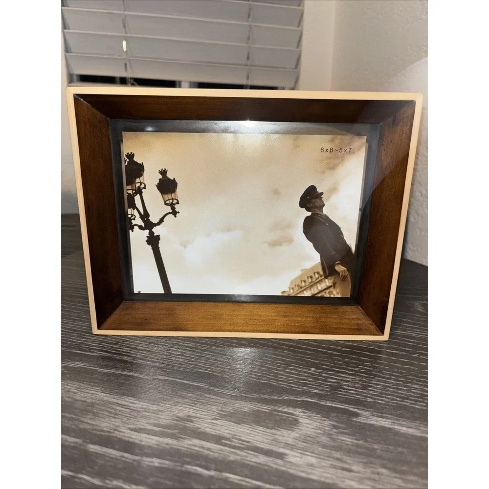 Bombay Floating Frame 6x8 -5x7‎ New
