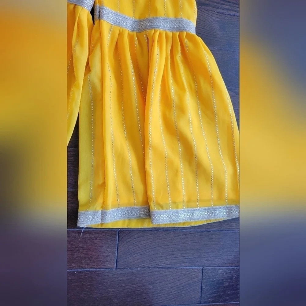 Girls Suit with sharara pants size: 7-8 years