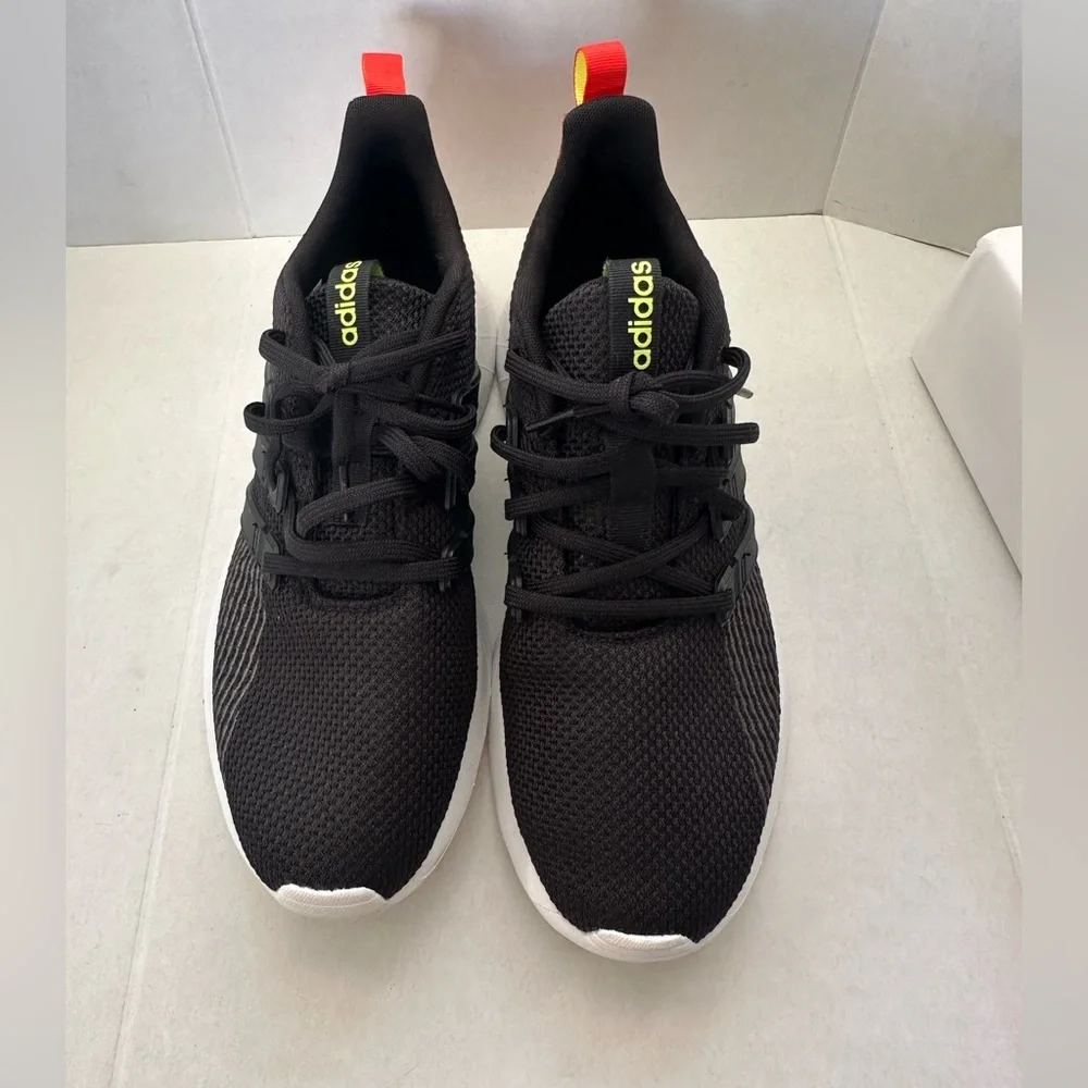 Adidas Questar Flow shoes, for men size 9 1/2