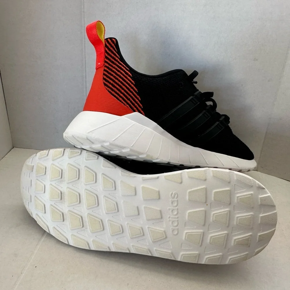 Adidas Questar Flow shoes, for men size 9 1/2