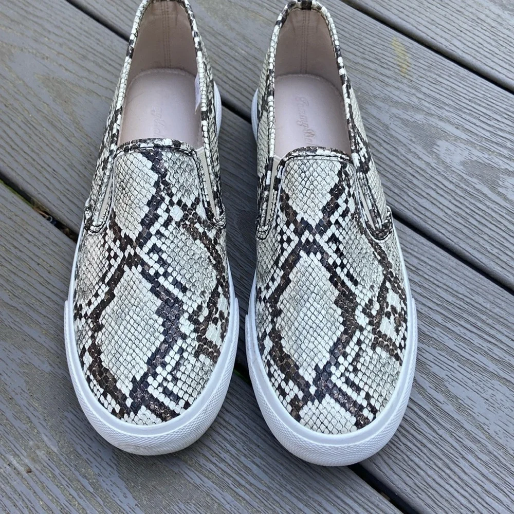Tommy Bahama Slip On Snake Skin Print Sneakers Faux Leather Size 7.5