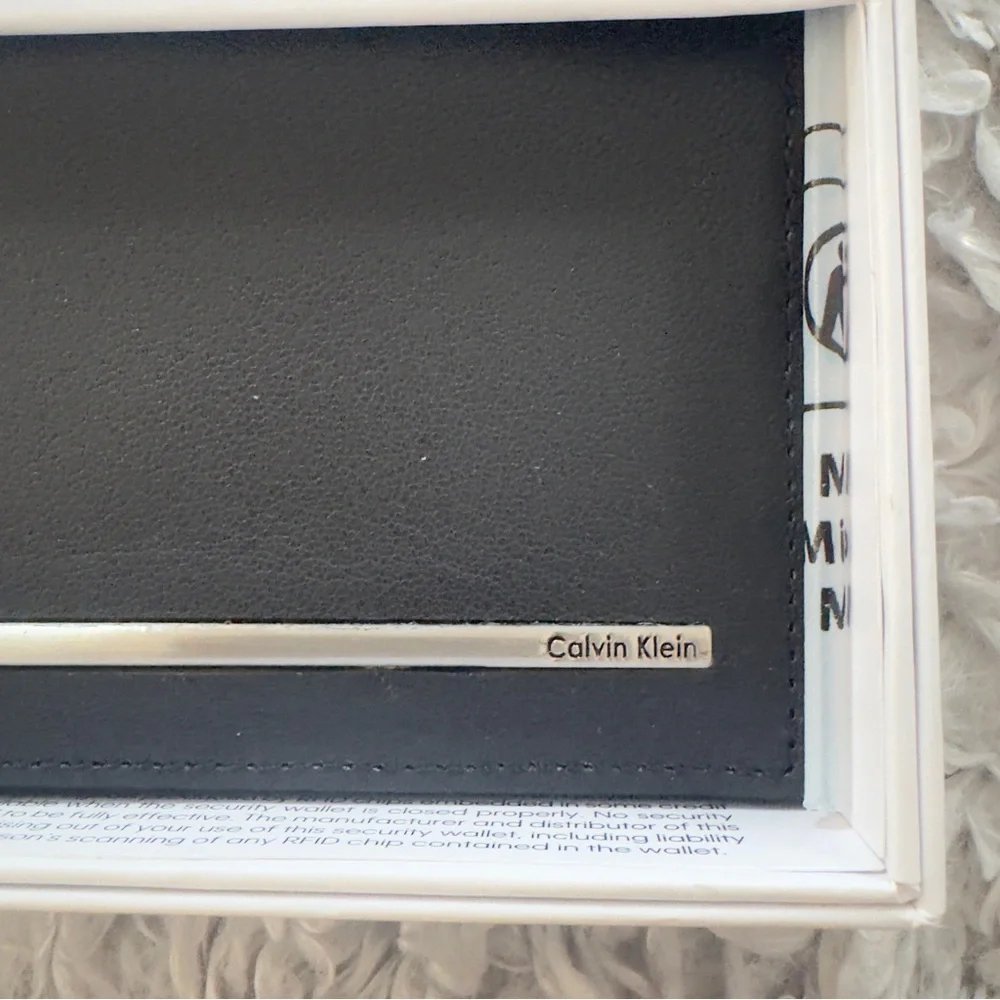 Calvin Klein elegant black
