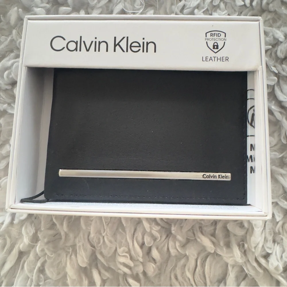 Calvin Klein elegant black