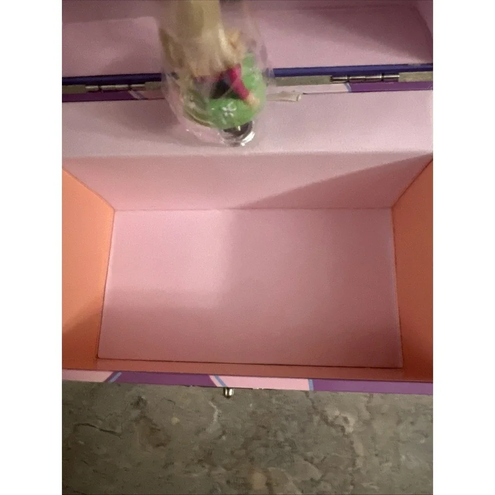 2000 Barbie Musical Wind up Jewelry Box Spinning Ballerina 