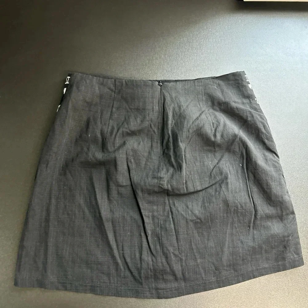 Lush mini skirt