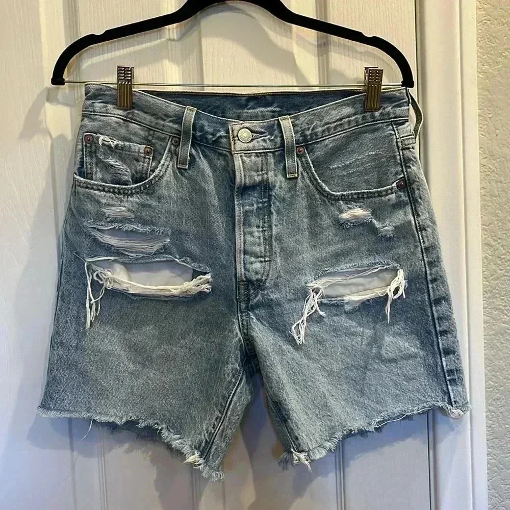 Levis 501 Women’s Cut Off Jeans Shorts Distressed Button Fly Sz 28 Light Wash 5”