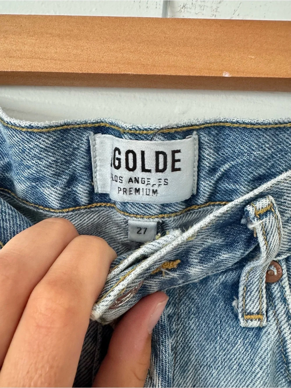 AGOLDE Parker Vintage Cut Off Shorts in Swapmeet Wash Size 27