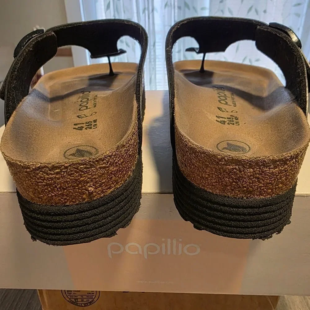 Birkenstocks Gizeh Grooved Black and Tan Platform Sandals Size 41