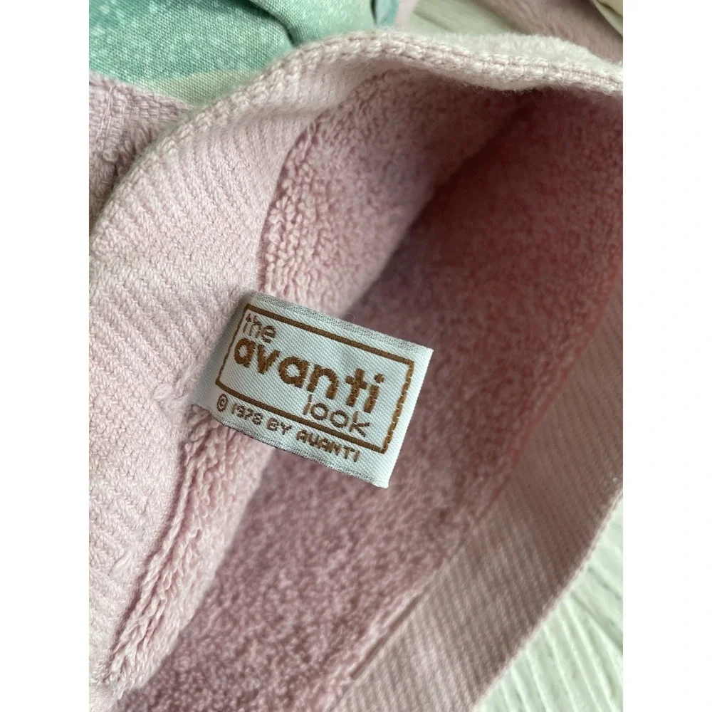Vtg 4 pc Pink Southwest Pastels AVANTI Bath Towel Set 100% Cotton Flower Button