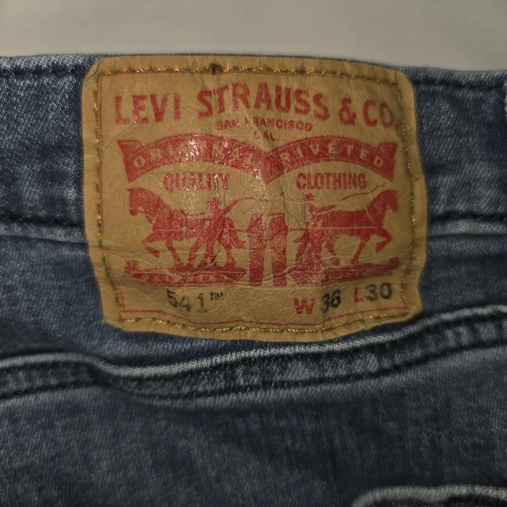 LEVI‎ STRAUSS Men 541 Athletic Fit Cotton Denim Jeans - 36x30 Dark Blue