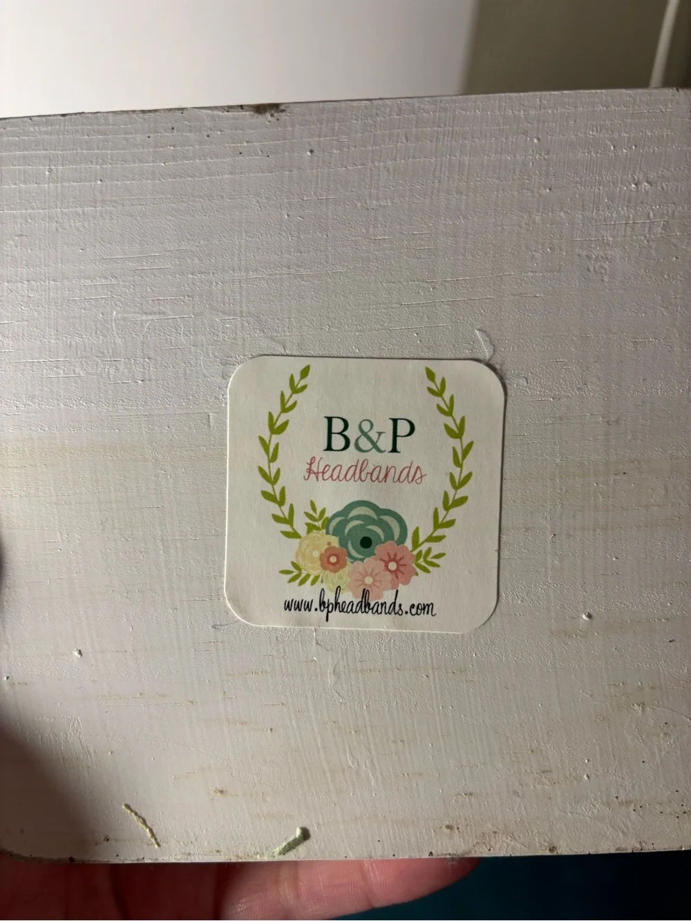 B&P turquoise white