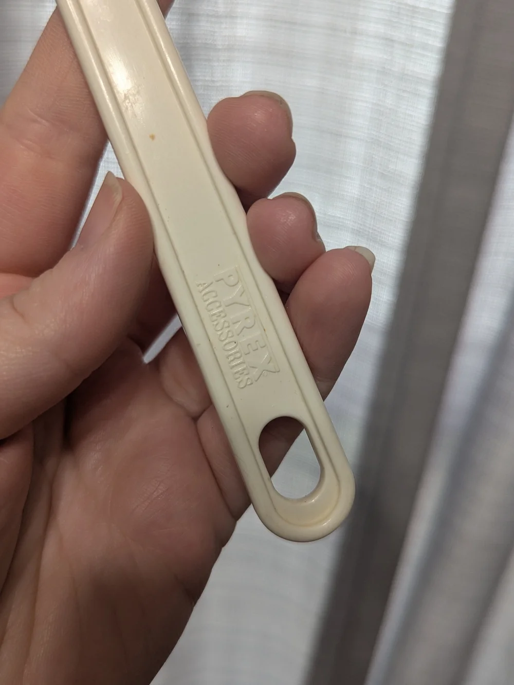 Pyrex flexible white