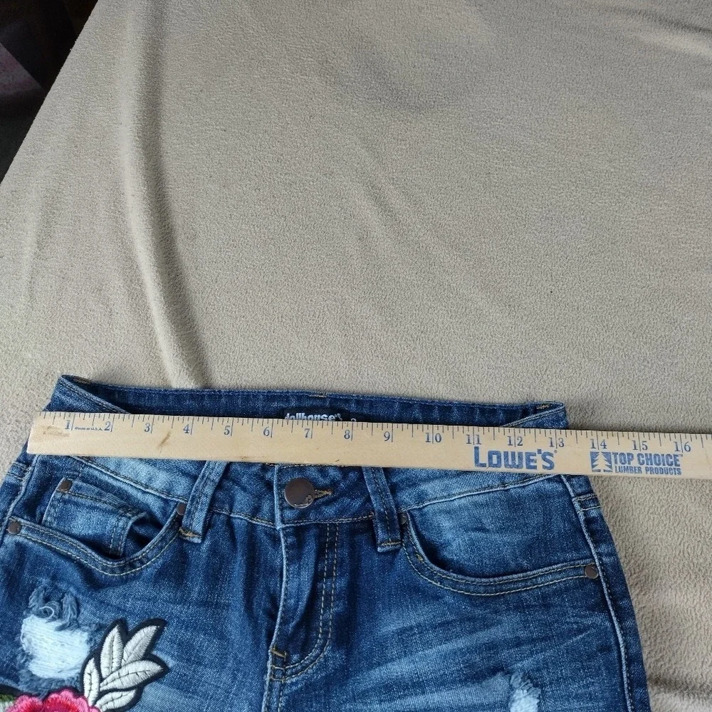 Dollhouse Charley Women's Size 3 Jeans  Blue Denim Ankle Distressed  Rose Patch