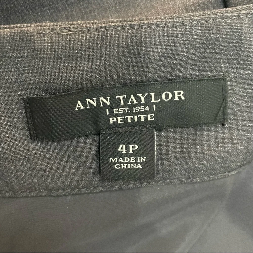 Ann Taylor Gray Stretch Wool Pencil Skirt Size 4P