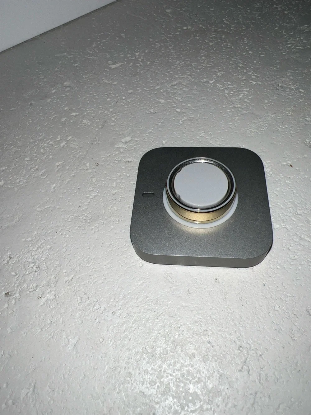 Oura Ring 4, Size 10, Gold - BRAND NEW WITHOUT BOX