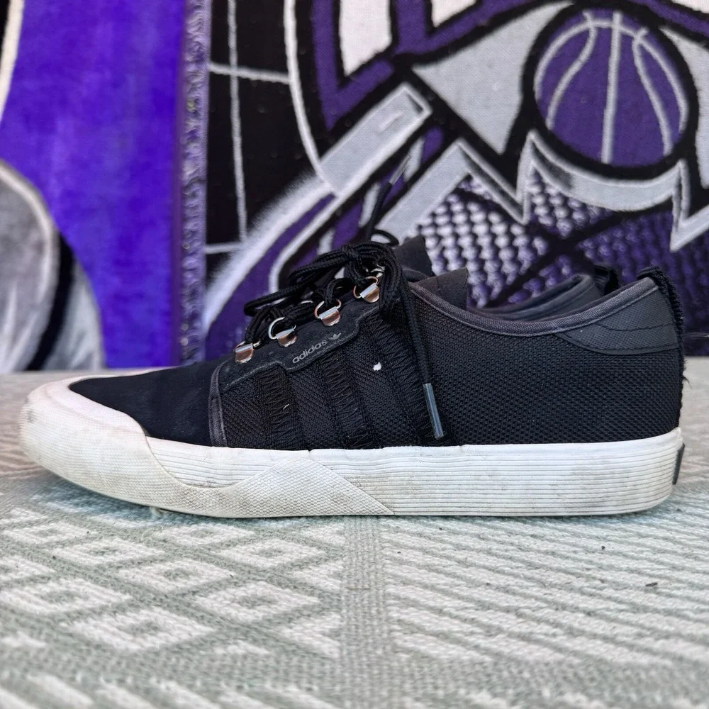 Size 10 - Adidas Originals Seeley Outdoor‎ BY4105 Black Suede/Textile Men's