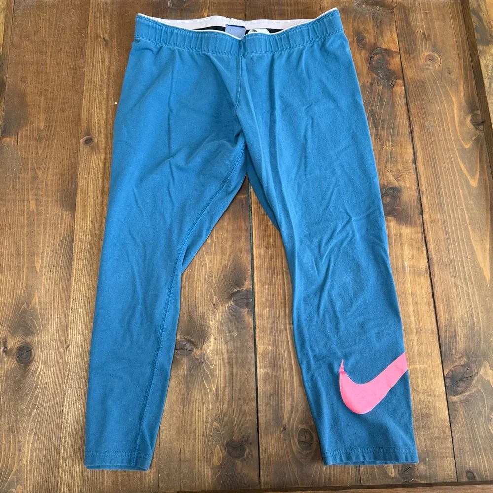 Nike Blue Cropped Leggings