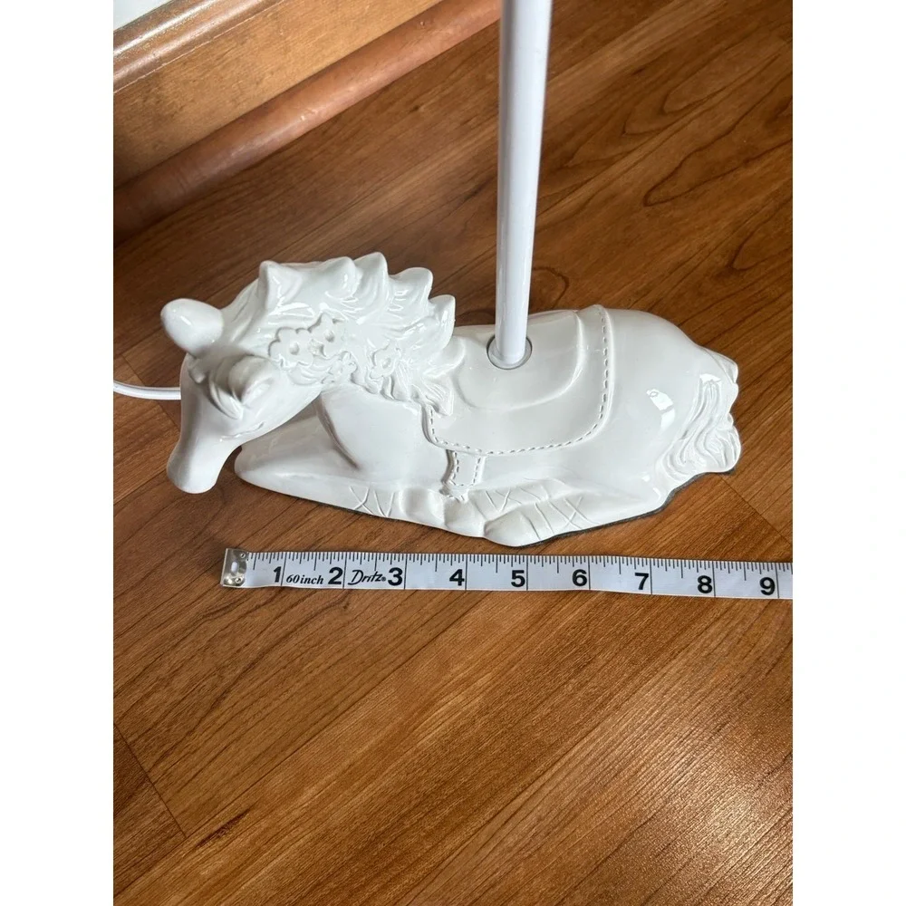 Circo carousel white