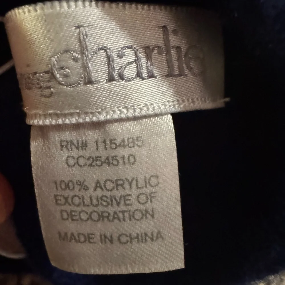 Charming Charlie easy knit gloves