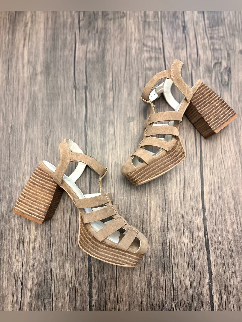 Oasis Society stylish beige