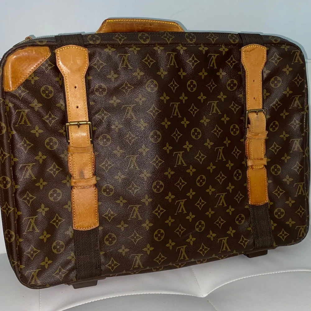 Louis Vuitton authentic louis